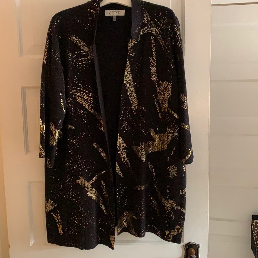 This is a stunning statement jacket NWOT